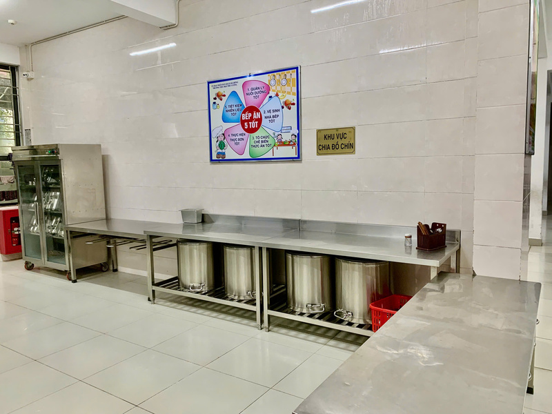 Hình ảnh trang thiết bị bếp công nghiệp